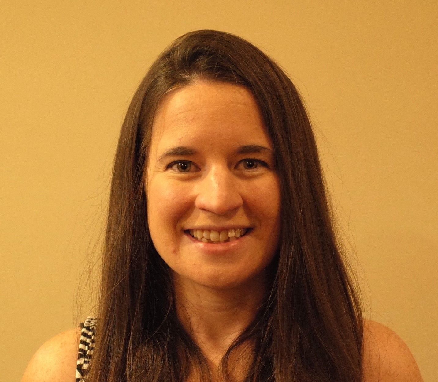 Headshot of Stephanie Hiser 